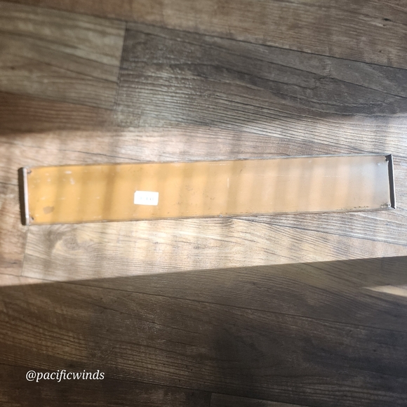 25" x 4" METAL SIGN - Picture 5 of 5